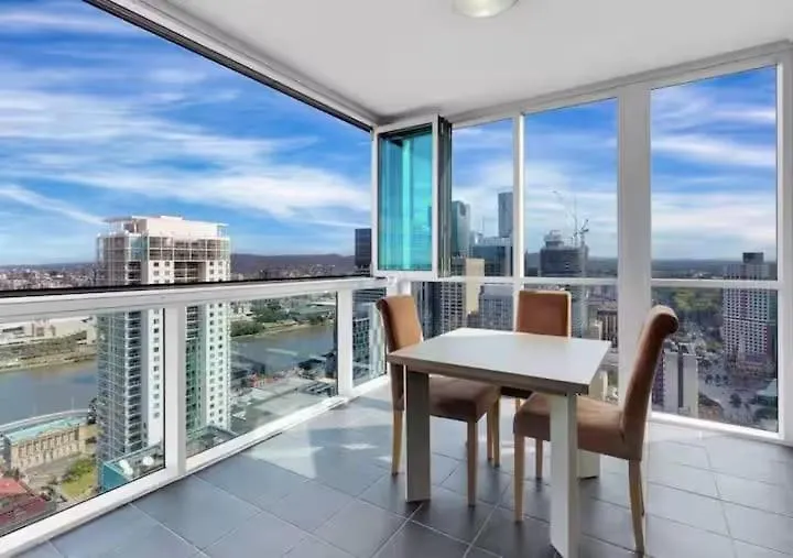 2Br Riverview Escape Free Parking contacts